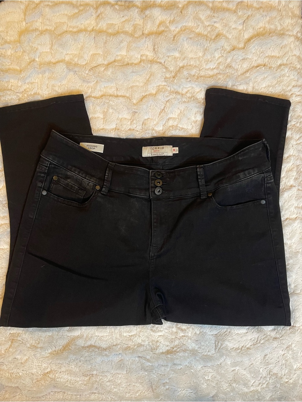 Torrid Black Denim Cropped Jeggings 3-Button High Rise Stretch Plus Size 20‎